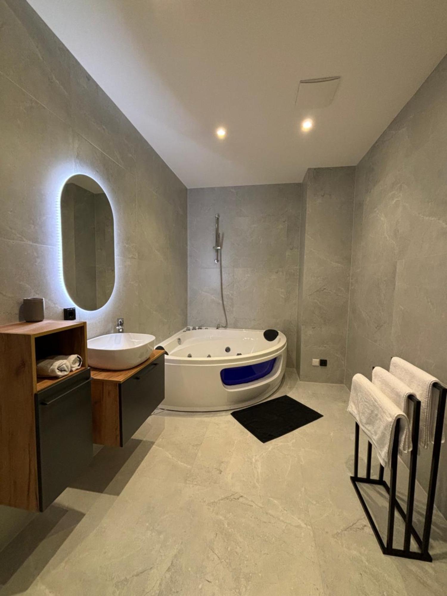 Luxus Apartment Mit Whirlpool In Kiel Exterior photo